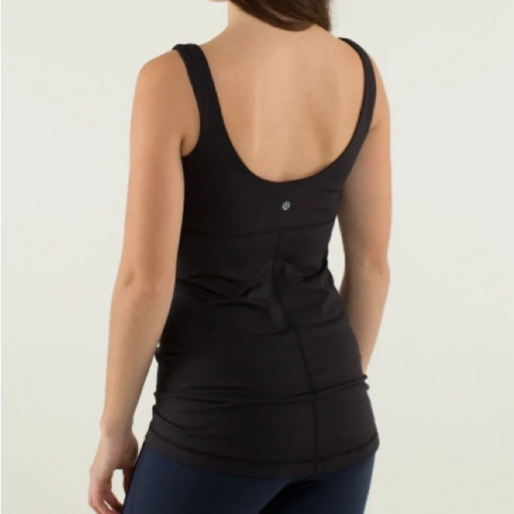 Lululemon Aria Tank - Picture 2 of 9
